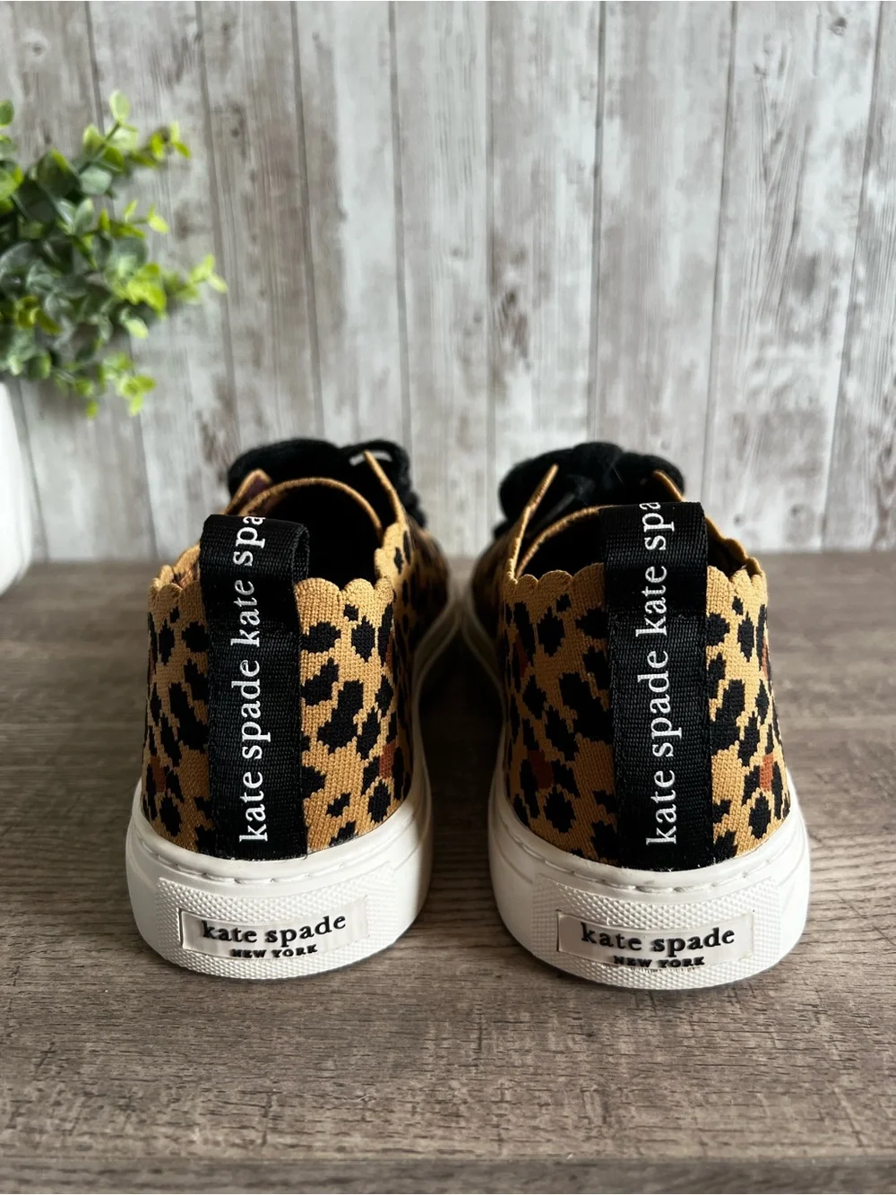 kate spade Abbie Leopard Print Lace Up Sneakers Casual Preppy Classic Size 7